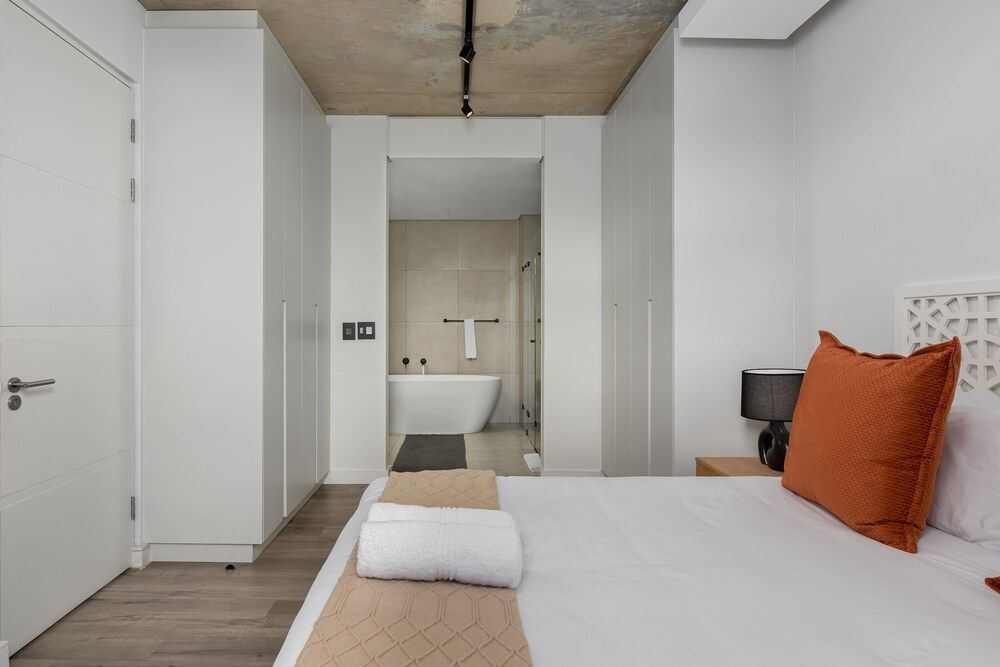 undefined The Signature 106 6