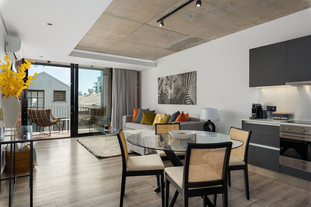 undefined The Signature 106 9