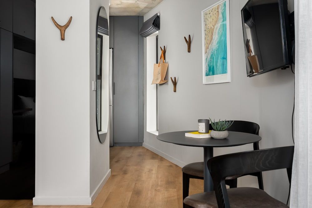 undefined The Ivory 202 8