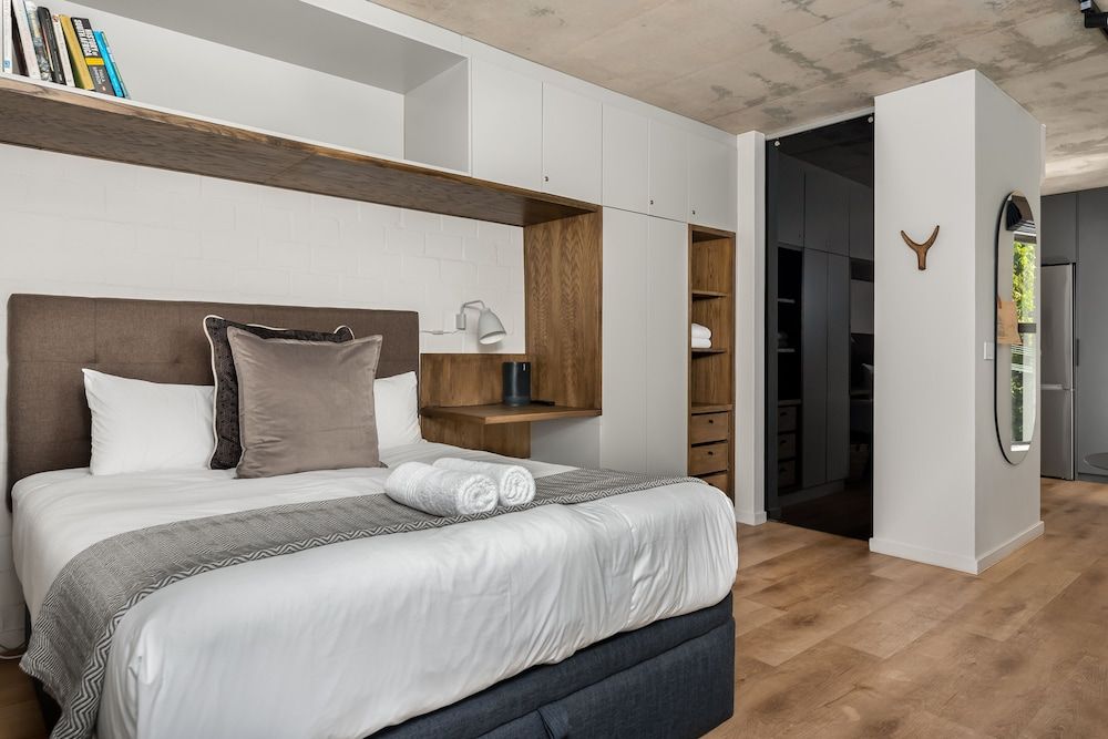 undefined The Ivory 202 6