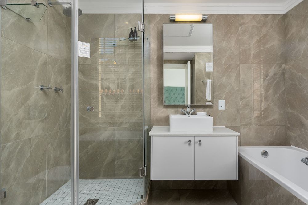 Mandela Rhodes F503 Gallery Apartment 15