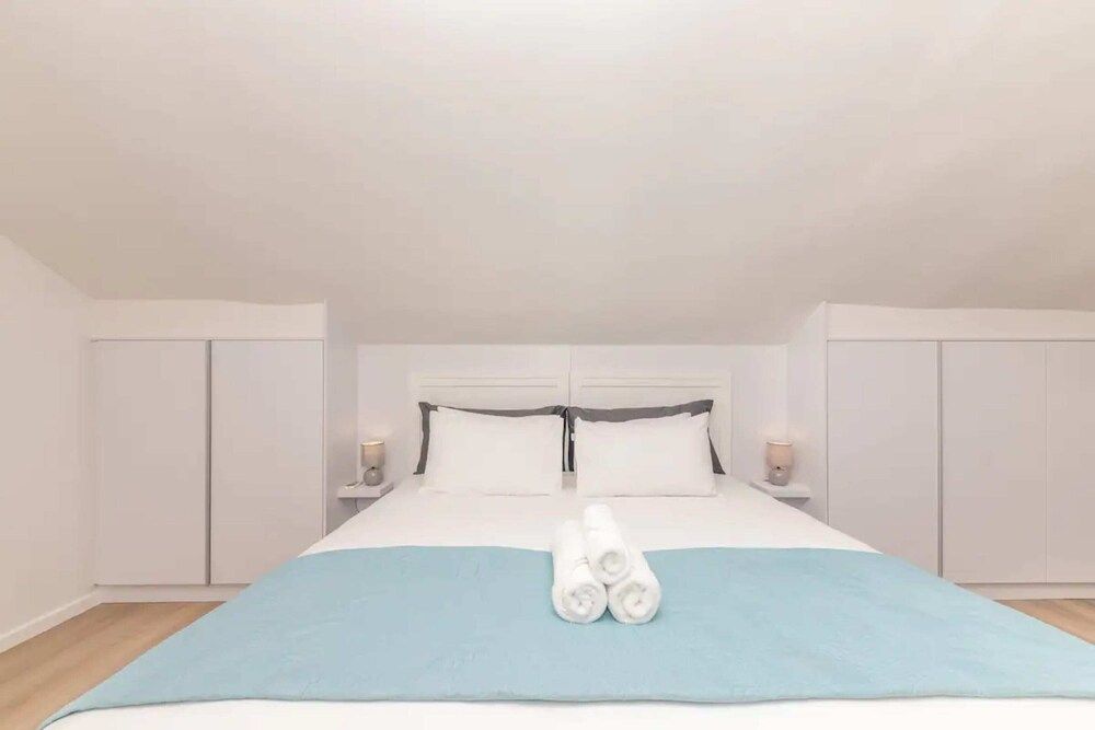 undefined Magnificent 4 BD Home in Gardens With a Pool 9