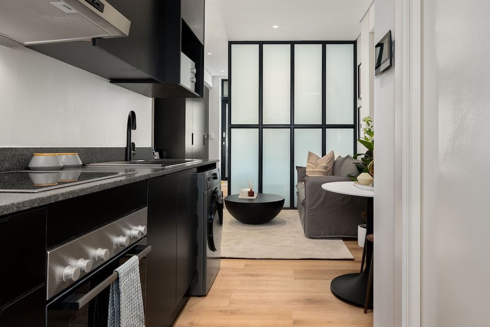 The Carrington Luxury Apartments Business Studio 9