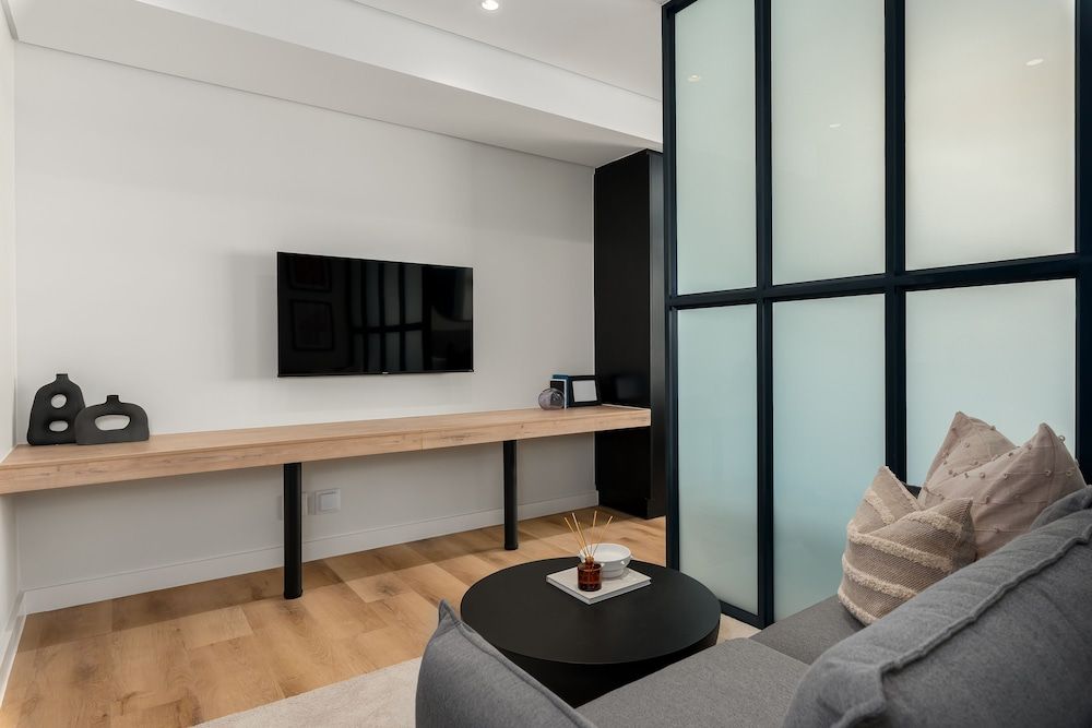 The Carrington Luxury Apartments Business Studio 11