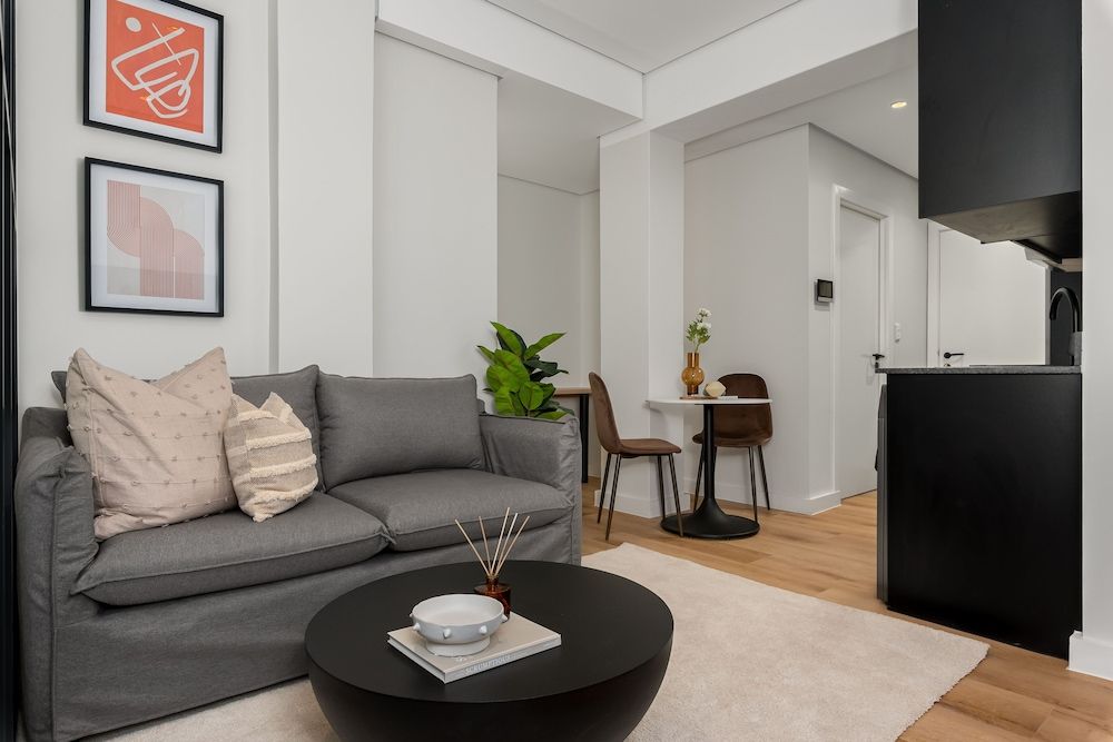 The Carrington Luxury Apartments Business Studio 12