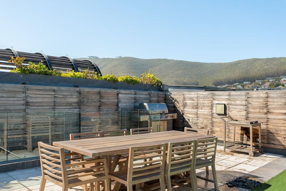 undefined Cosmopolitan 801 2