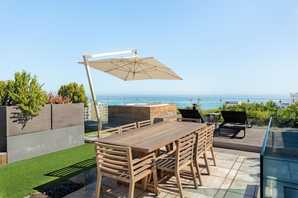 undefined Cosmopolitan 801 4