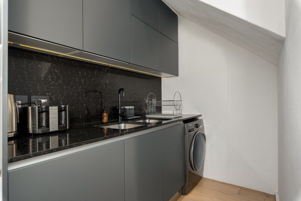 Cosmopolitan 801 Exclusive Apartment 14