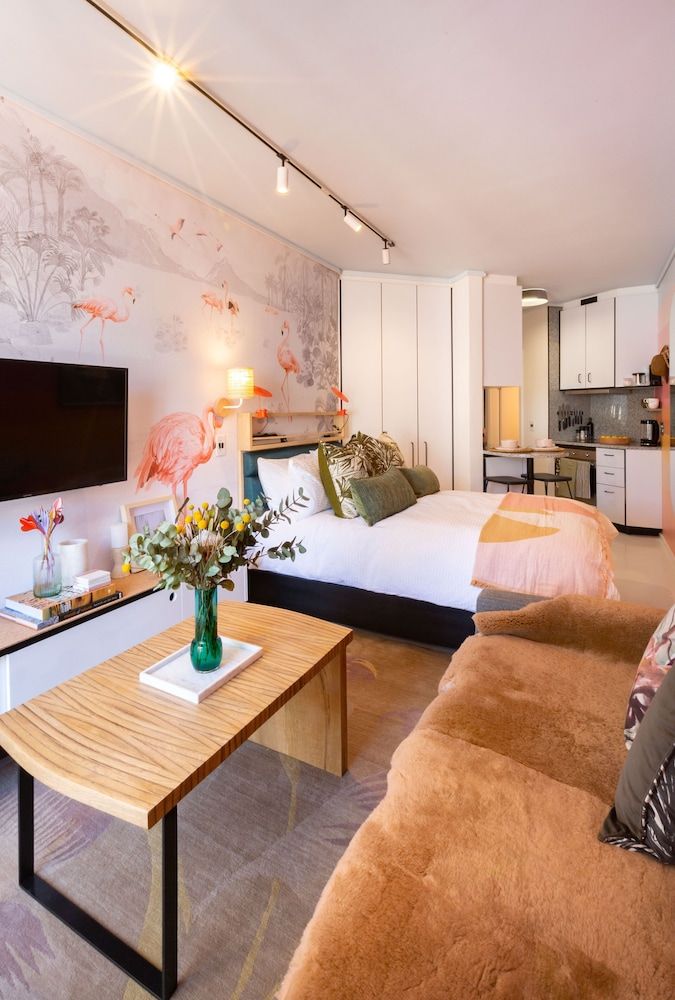 undefined The Flamingo 604 10