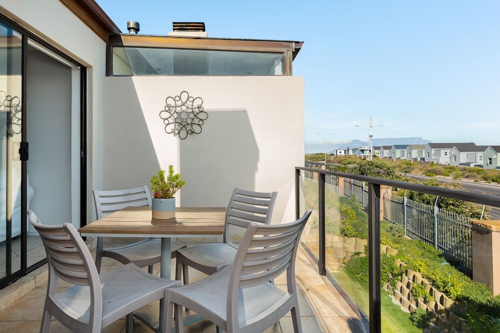 Waves Edge T12 Exclusive Apartment 9