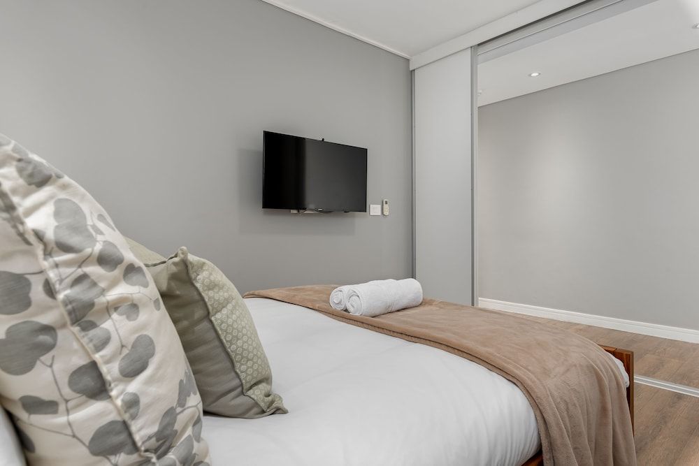 undefined The Warwick 206 4