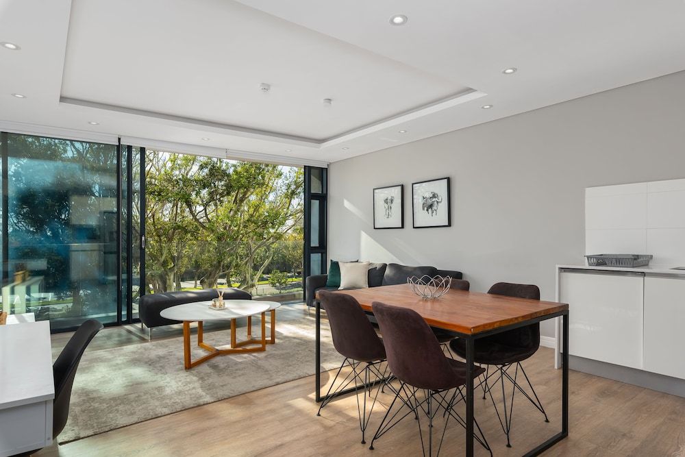 undefined The Warwick 206 9