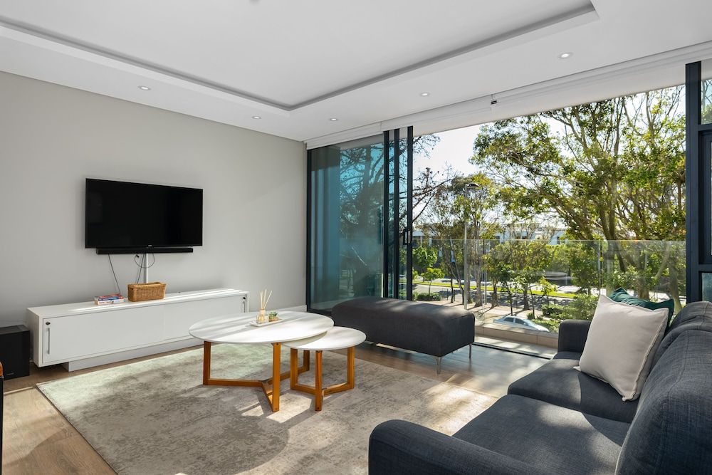 undefined The Warwick 206 10