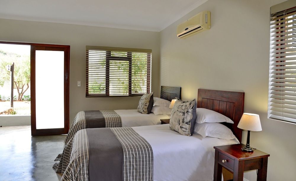 Thanda Manzi Country Hotel Standard Double or Twin Room 3