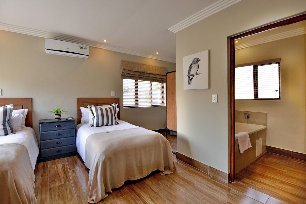 Thanda Manzi Country Hotel Deluxe Room (Deluxe Suite) 4