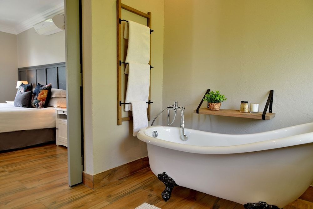 Thanda Manzi Country Hotel Deluxe Room (Deluxe Suite) 10