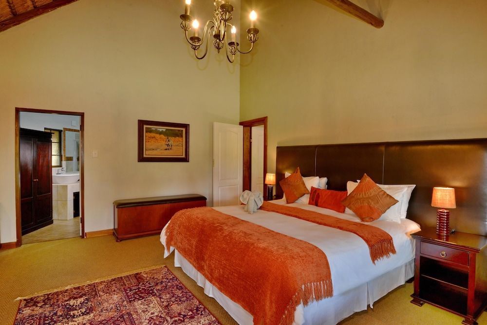 Royal Morubisi Founder's Lodge Luxury Room, 1 King Bed, Garden View 3