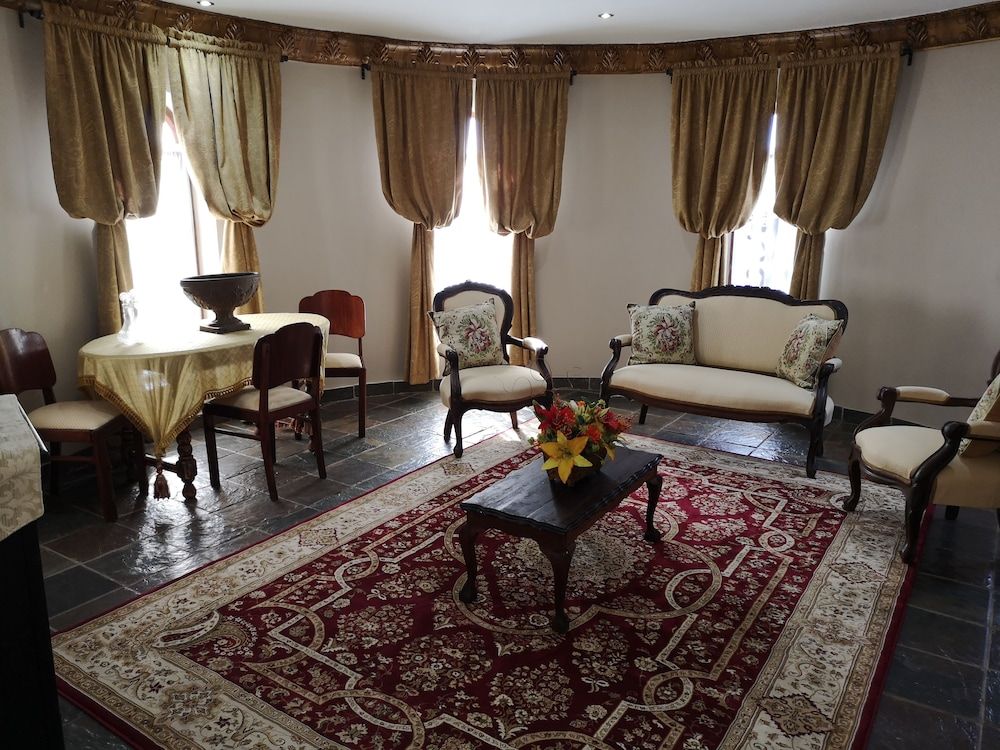 Excalibur Boutique Hotel Suite, 1 Queen Bed 9