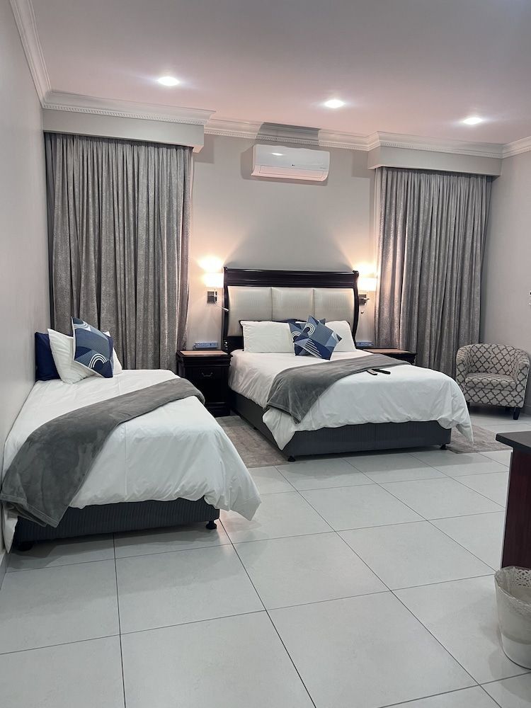 Luxury Triple Room