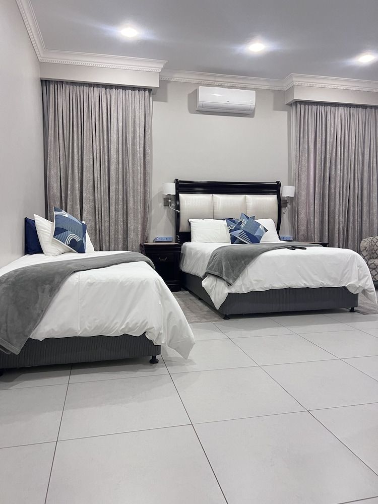 Luxury Triple Room