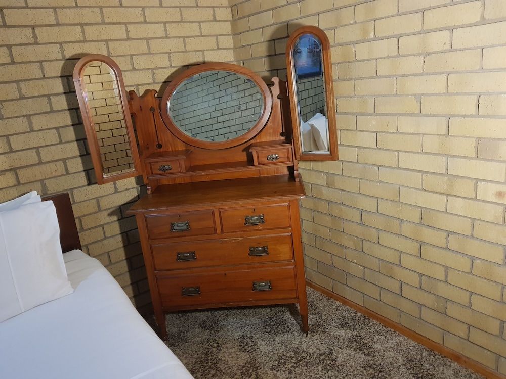 Mountain View Country Estate Classic Twin Room 2