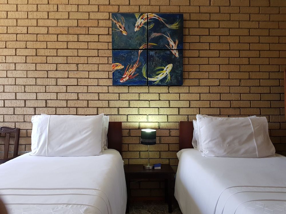 Mountain View Country Estate Classic Twin Room 3