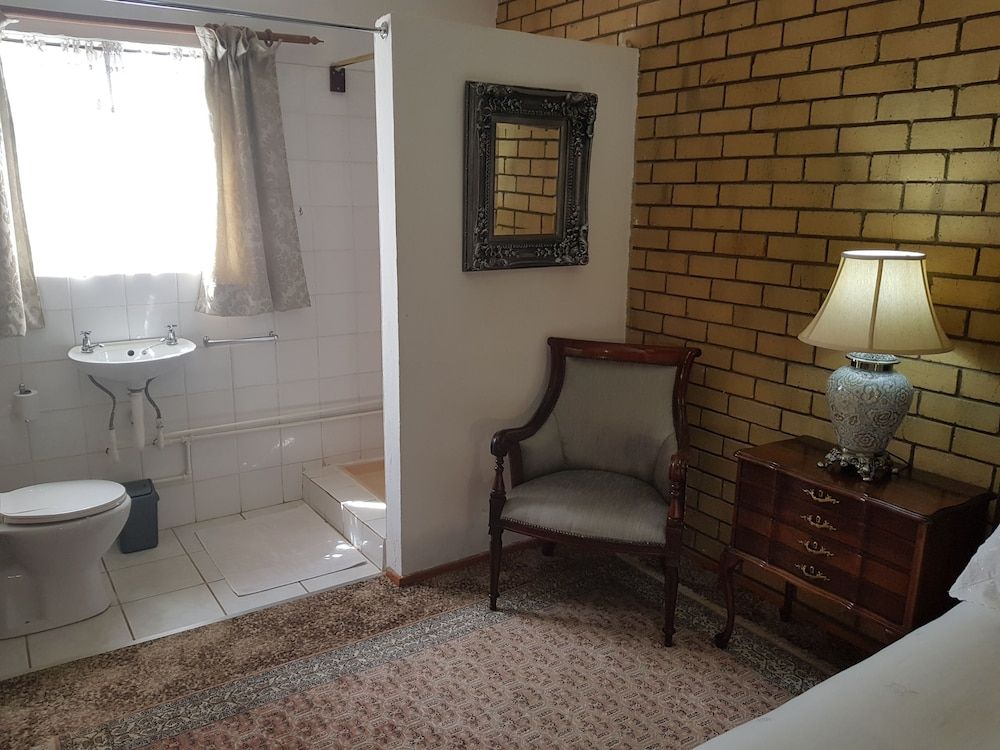 Mountain View Country Estate Classic Double Room 3