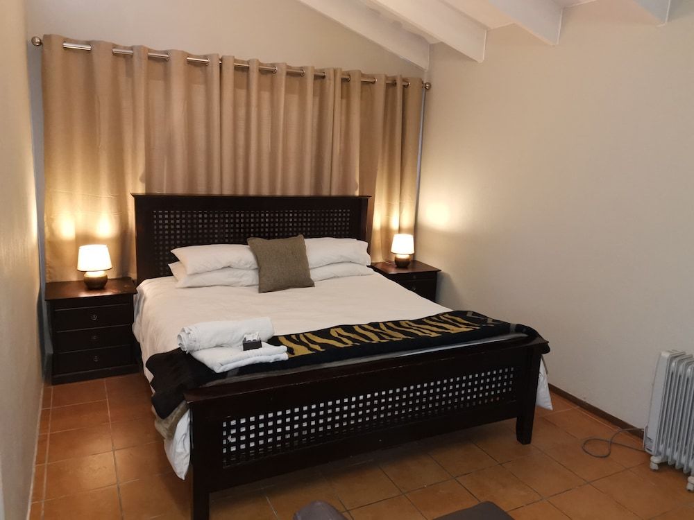 Business House, Multiple Beds