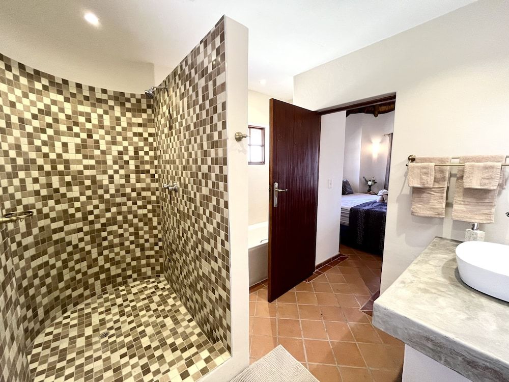 MILIMA Big 5 Safari Lodge Family Villa 4