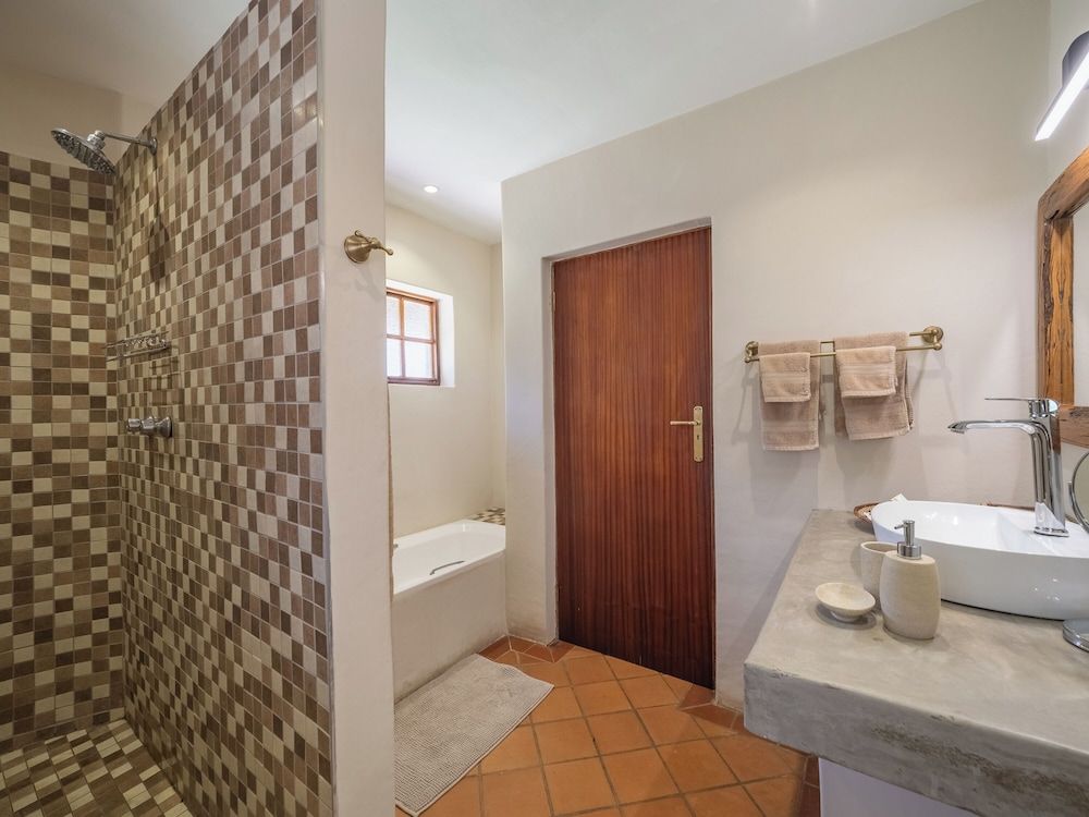 MILIMA Big 5 Safari Lodge Family Villa 3