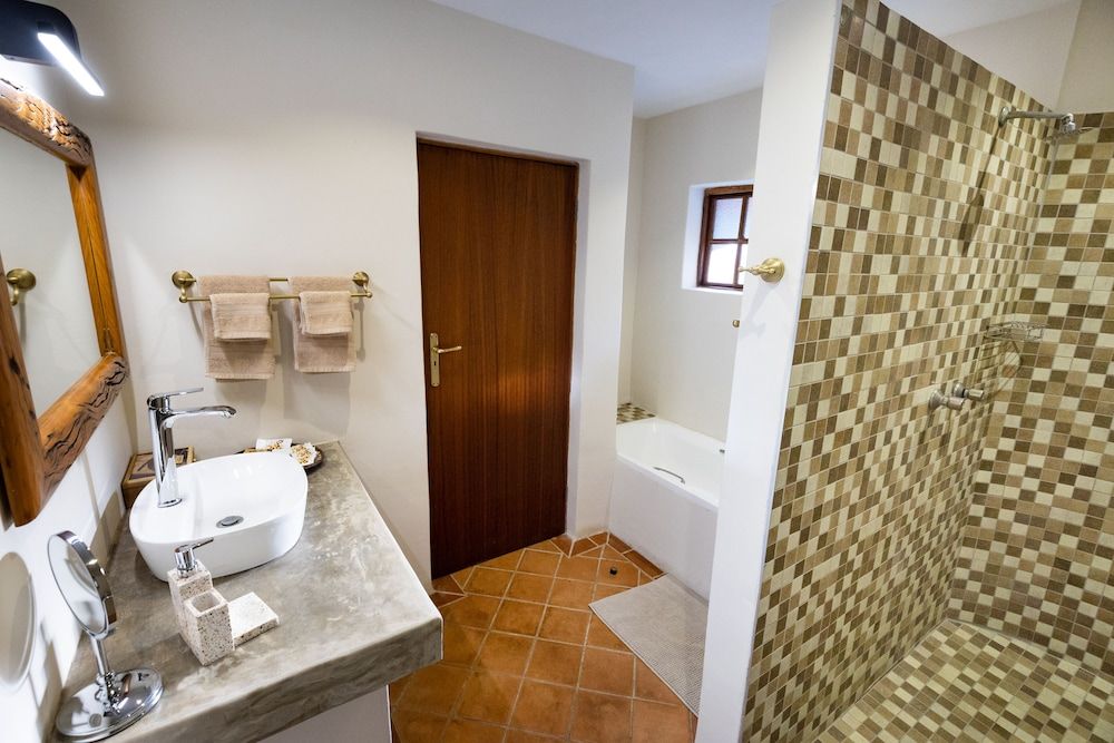 MILIMA Big 5 Safari Lodge Family Villa 14