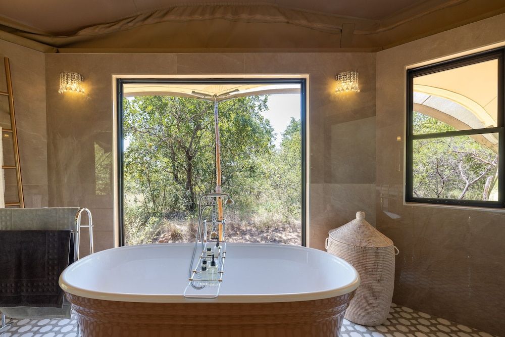 Oase by 7 Star Lodges - Greater Kruger Private 530ha Reserve Royal Room 14