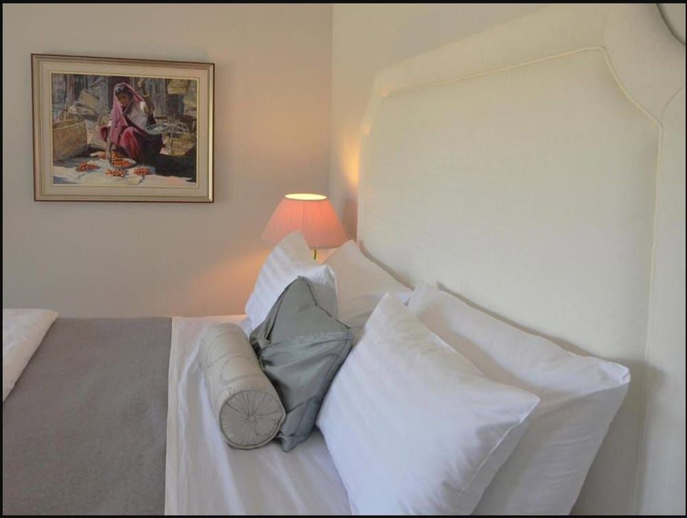 Downstairs Suite