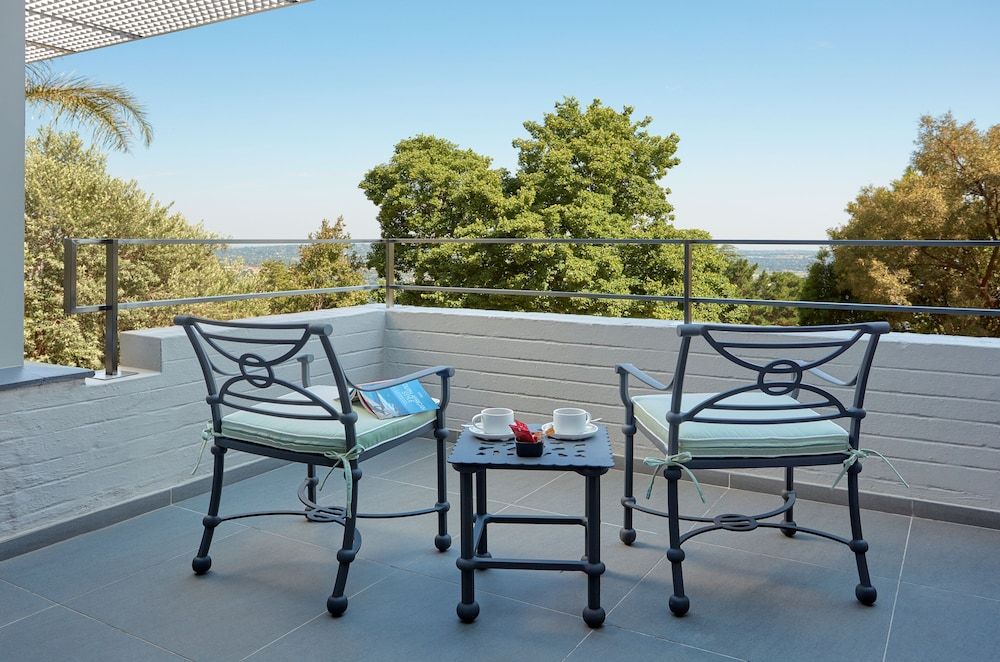 The Cliffside Boutique Getaway Luxury Suite, 1 Bedroom, Non Smoking, City View 5