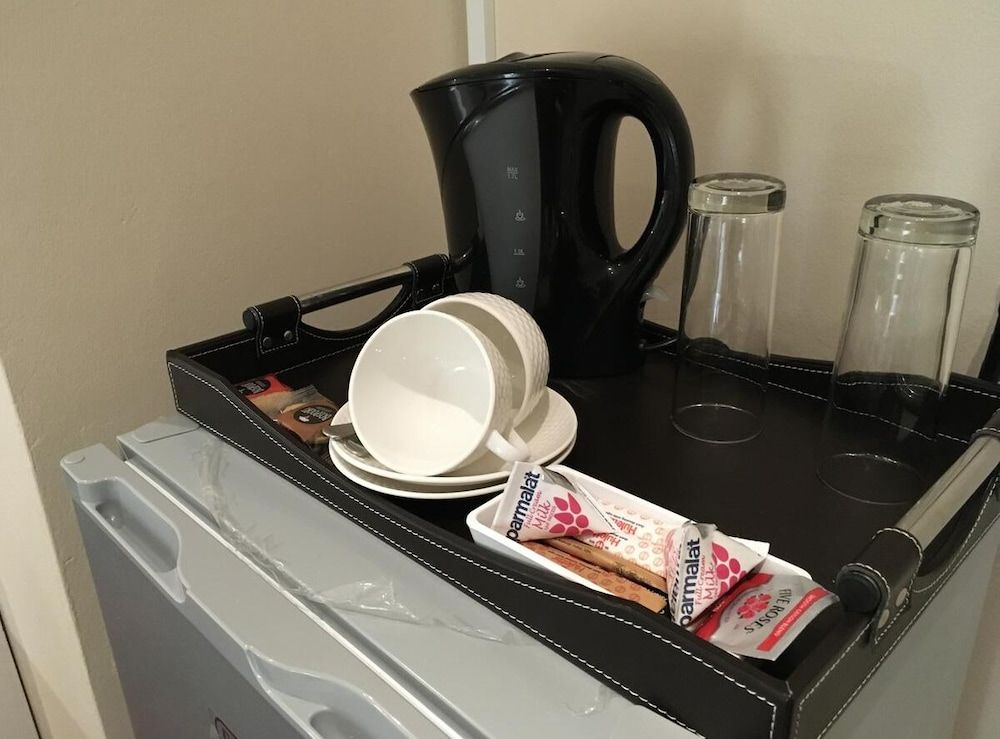 Kwazi Guest House Deluxe Room, 1 Queen Bed, Patio 3