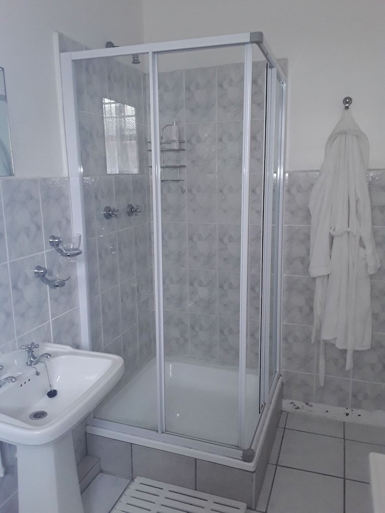 Kwazi Guest House Deluxe Room, 1 Queen Bed, Patio 4