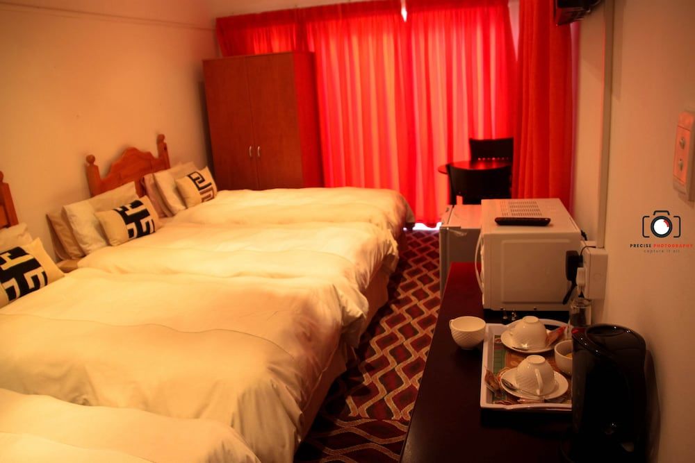 Kwazi Guest House Family Room, Multiple Beds 2