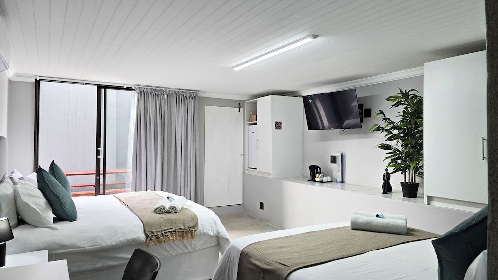 Vincent Valley Lodge Family Single Room 2