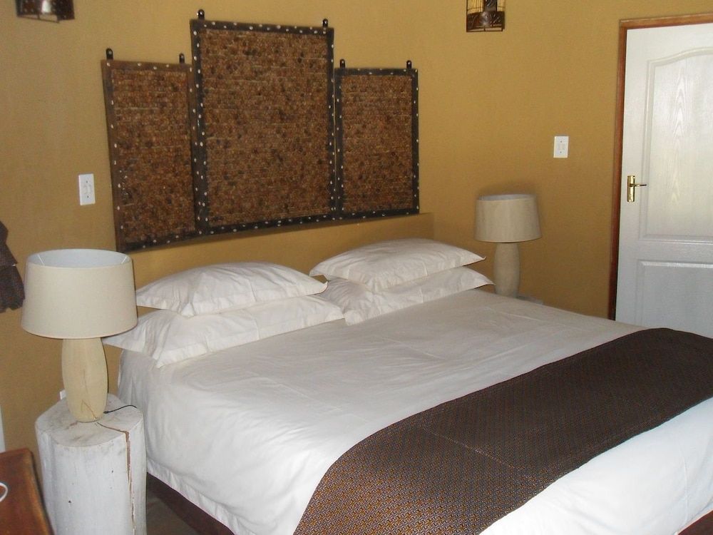 The Orchards Executive Accomodation Luxury Chalet, Garden View 9