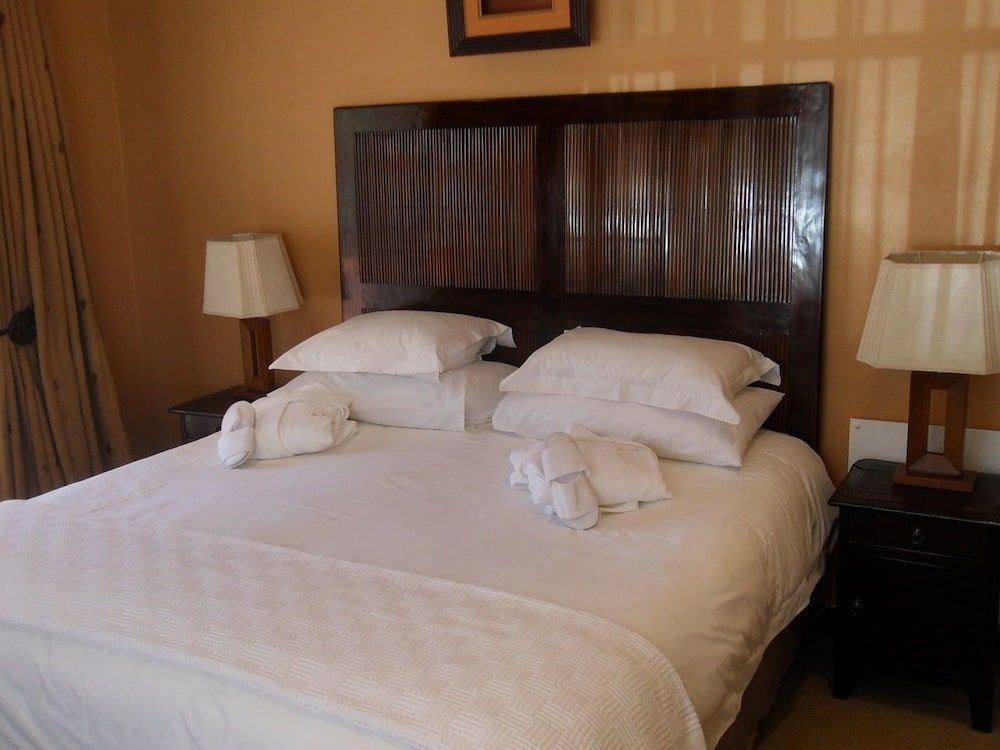 The Orchards Executive Accomodation Luxury Chalet, Garden View 3