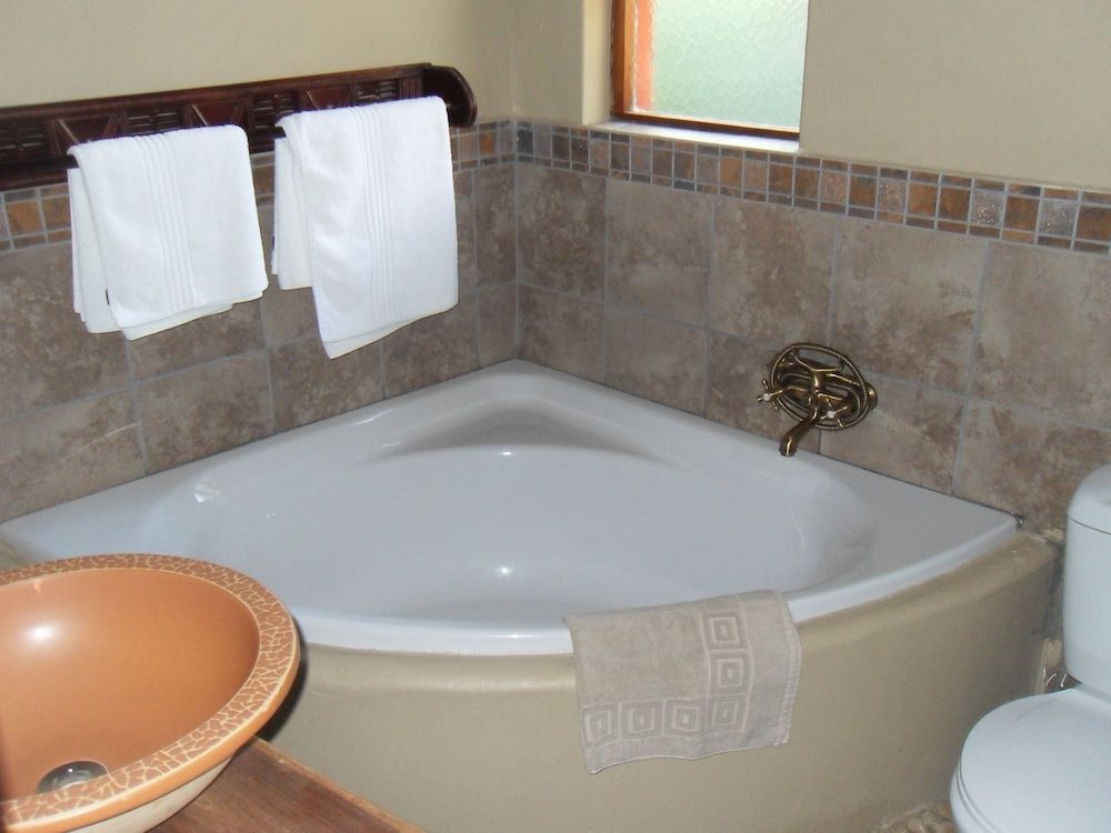 The Orchards Executive Accomodation Luxury Chalet, Garden View 20