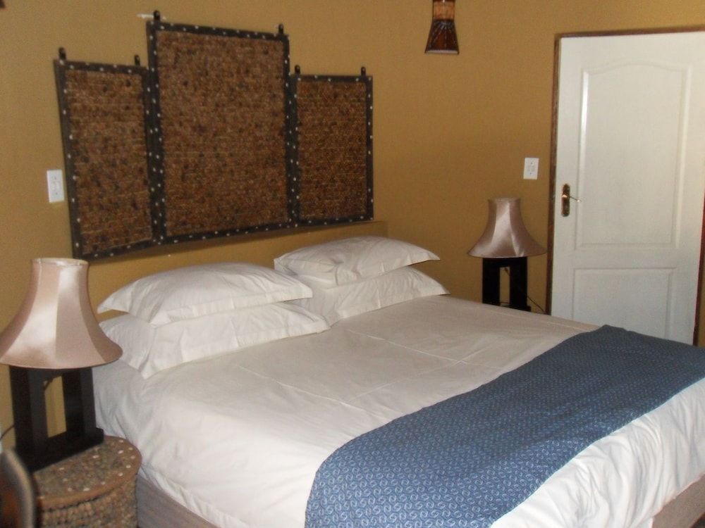 The Orchards Executive Accomodation Luxury Chalet, Garden View 4