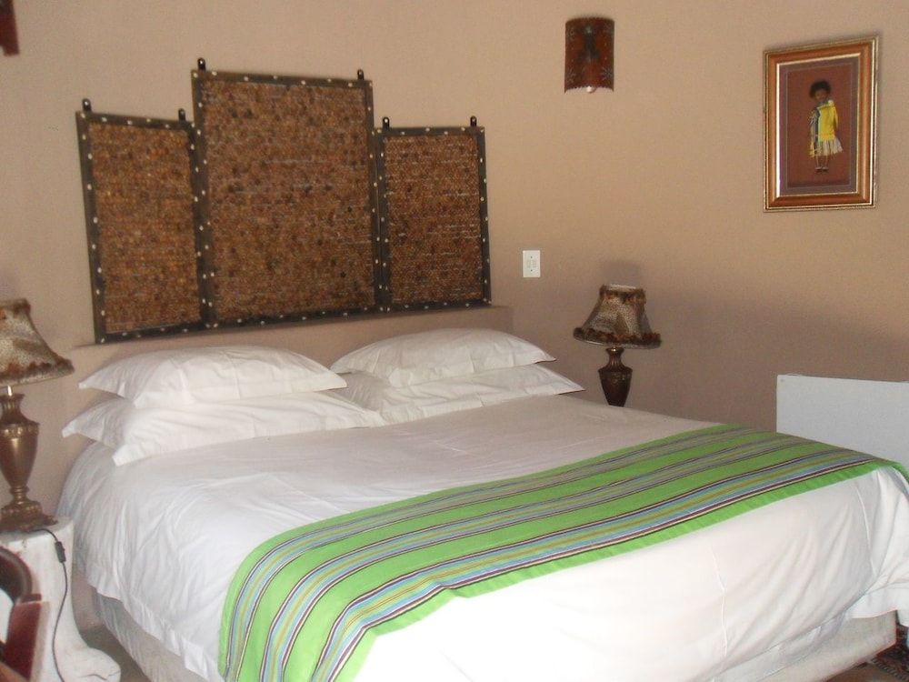 The Orchards Executive Accomodation Luxury Chalet, Garden View 6