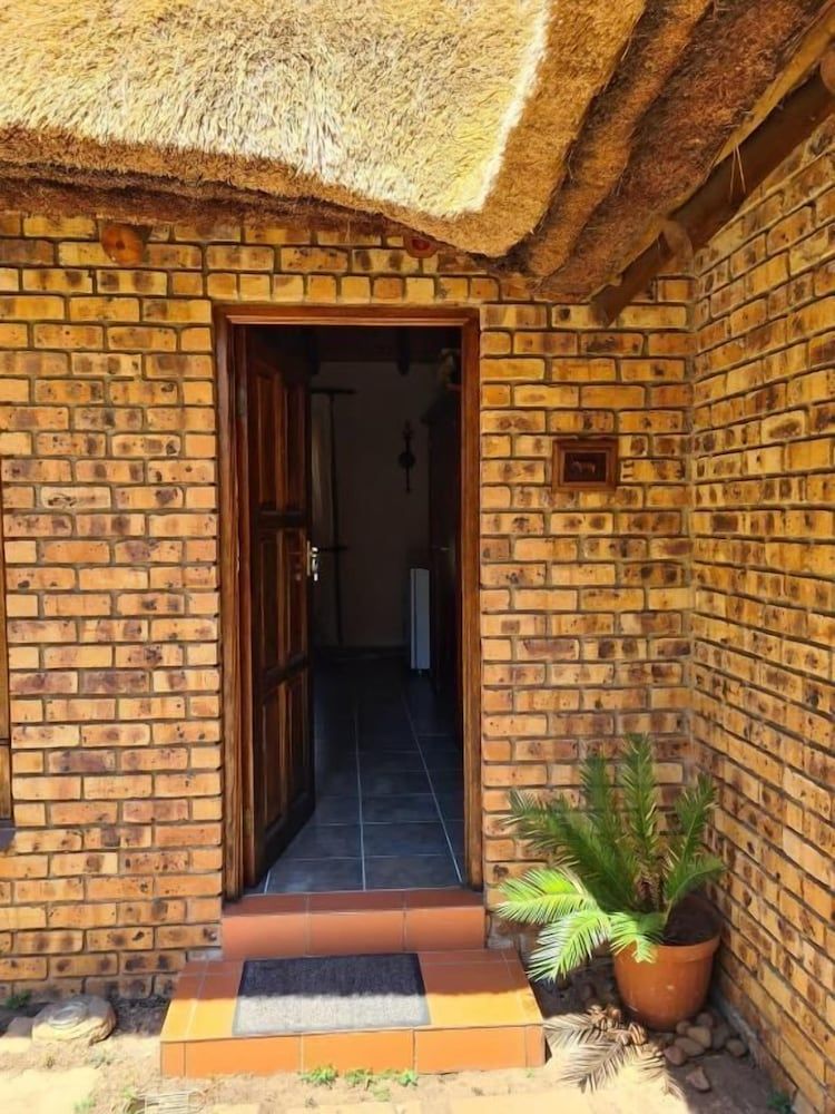 Khaya Africa Guesthouse and Spa Comfort Triple Room 3