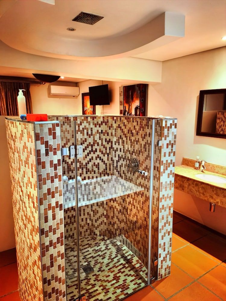 Lipizzaner Lodge Deluxe Double Room 7