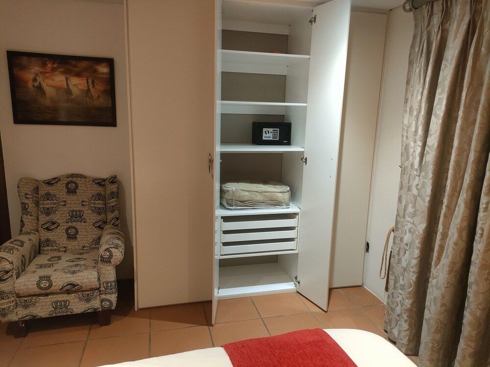 Lipizzaner Lodge Deluxe Double Room 9