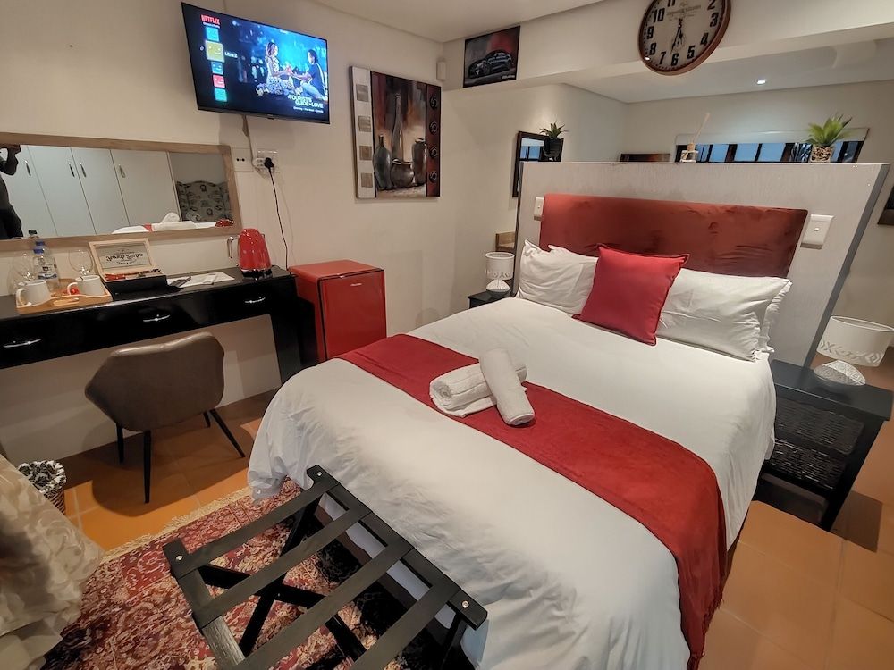 Lipizzaner Lodge Deluxe Double Room 4