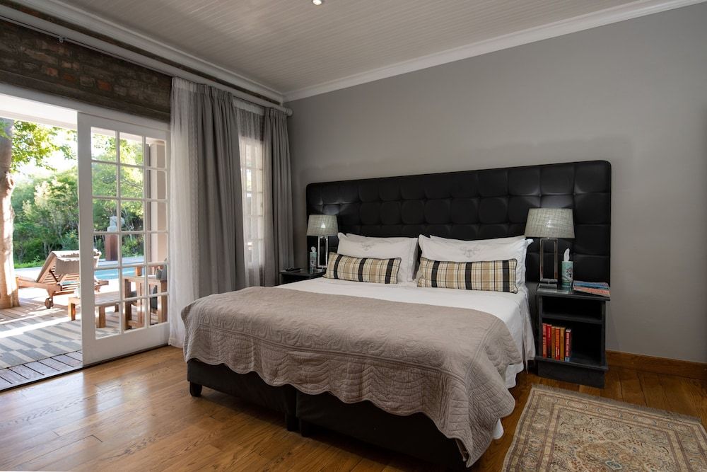 Luxury Room 03
