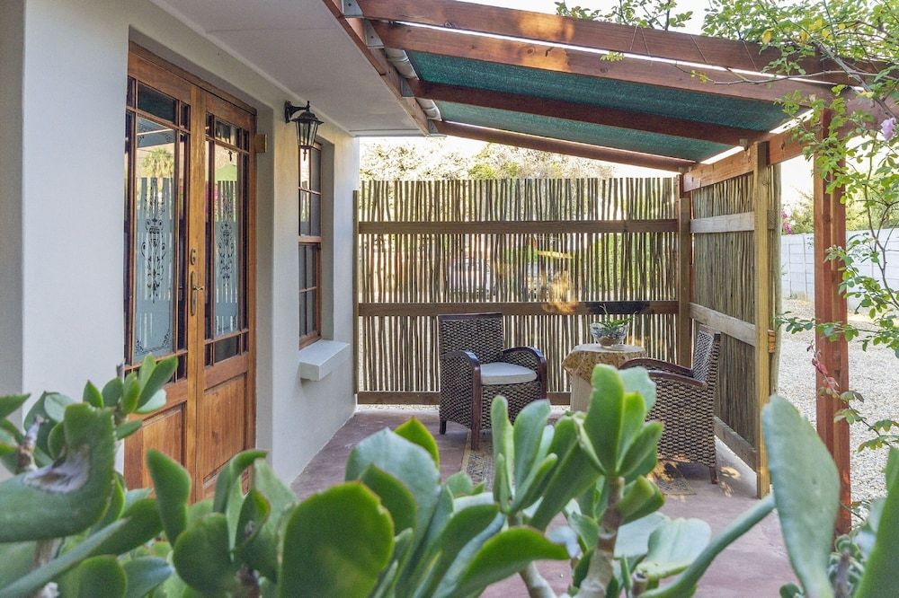 Airlies Guest House Family Room, Garden View 7