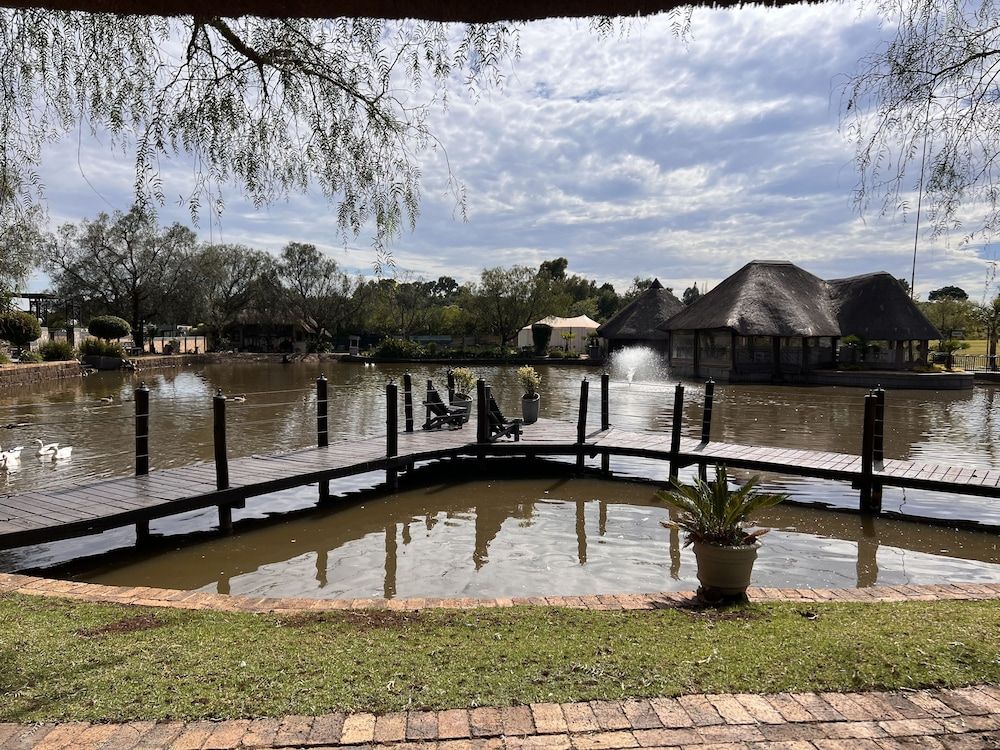 Swan Lake Suites Superior Suite 7